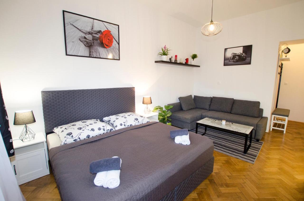 Exlusive Apartment Paris Style Prag Exterior foto