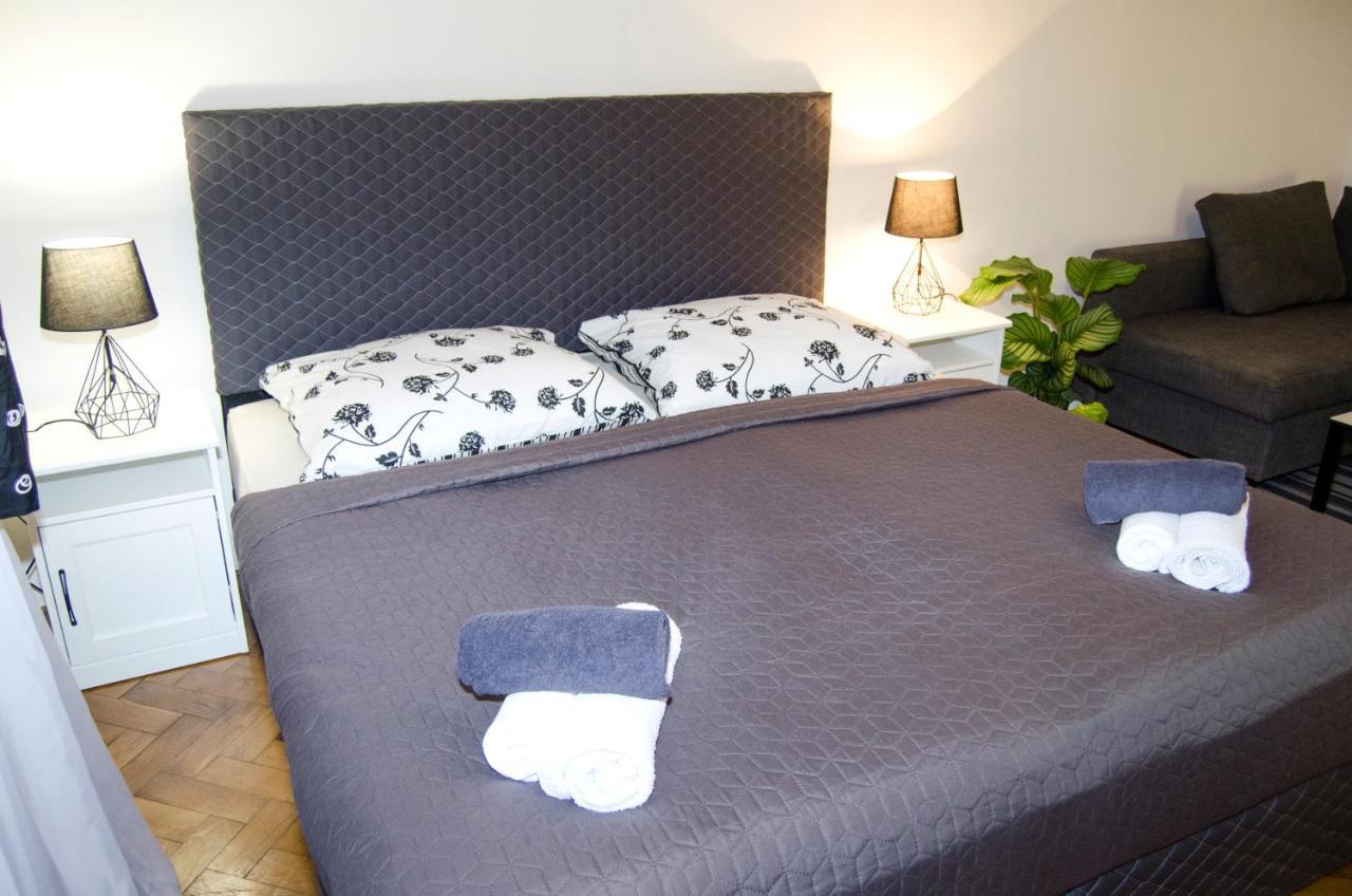 Exlusive Apartment Paris Style Prag Exterior foto