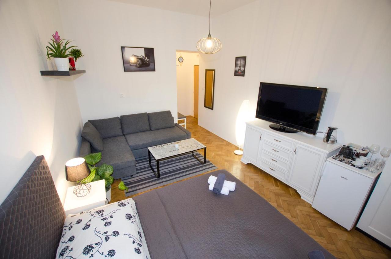 Exlusive Apartment Paris Style Prag Exterior foto
